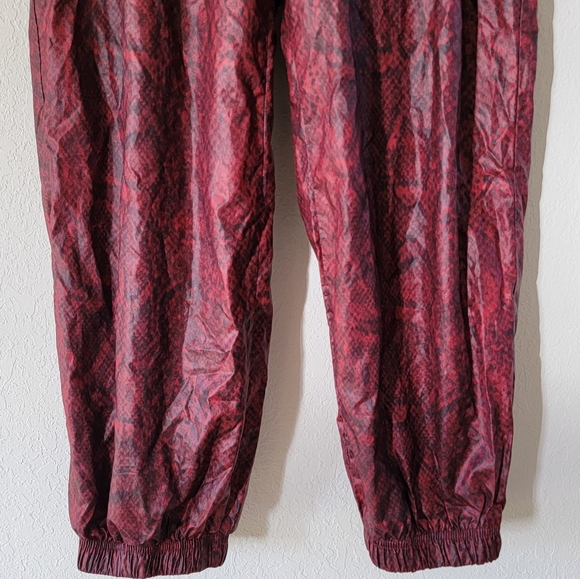 NIKE Python Print Jogger Pants In Burgundy M. - Picture 6 of 9
